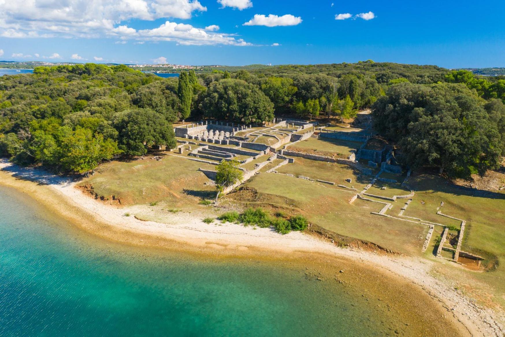 Ferienwohnung Astraluxe Fažana Exterior foto
